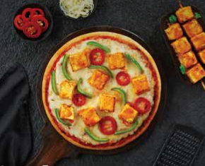 TANDOORI PANEER PIZZA